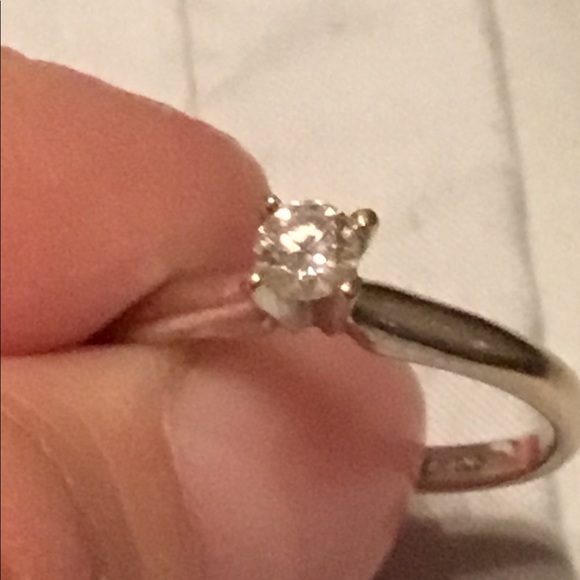 1/4 karat diamond ring extra pictures - Picture 2 of 7